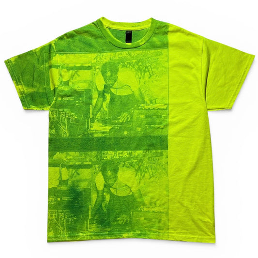 TURNTABLE TEE